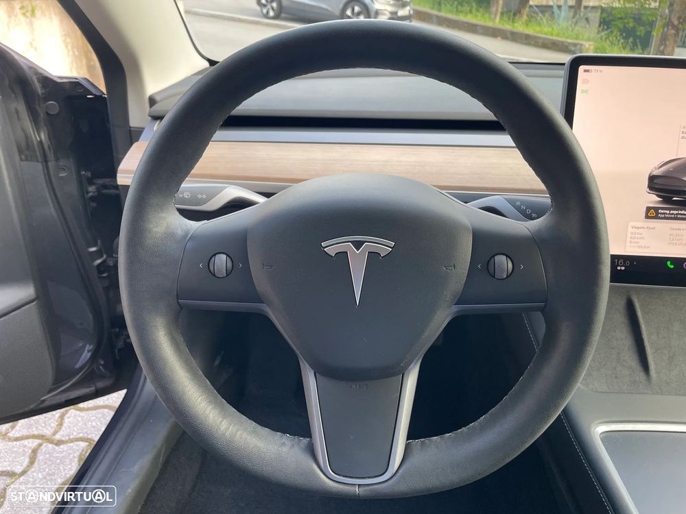 Tesla Model 3 Standard Range Plus RWD - 32