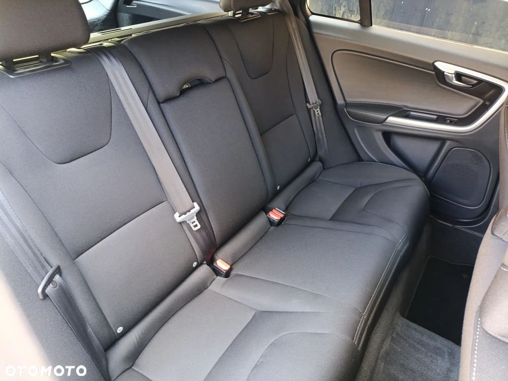 Volvo V60 D2 - 12