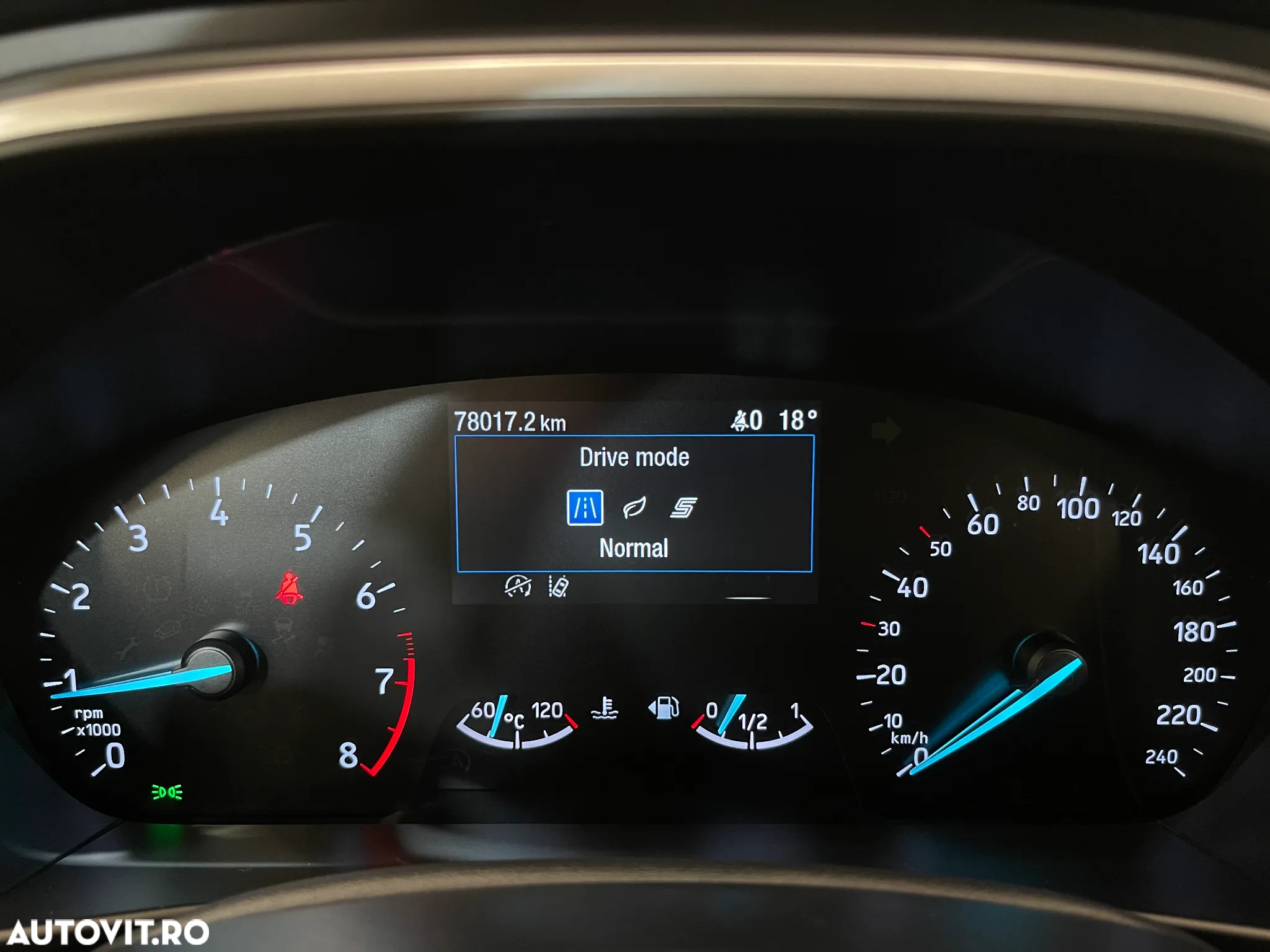 Ford Focus 1.0 EcoBoost Trend Edition - 25