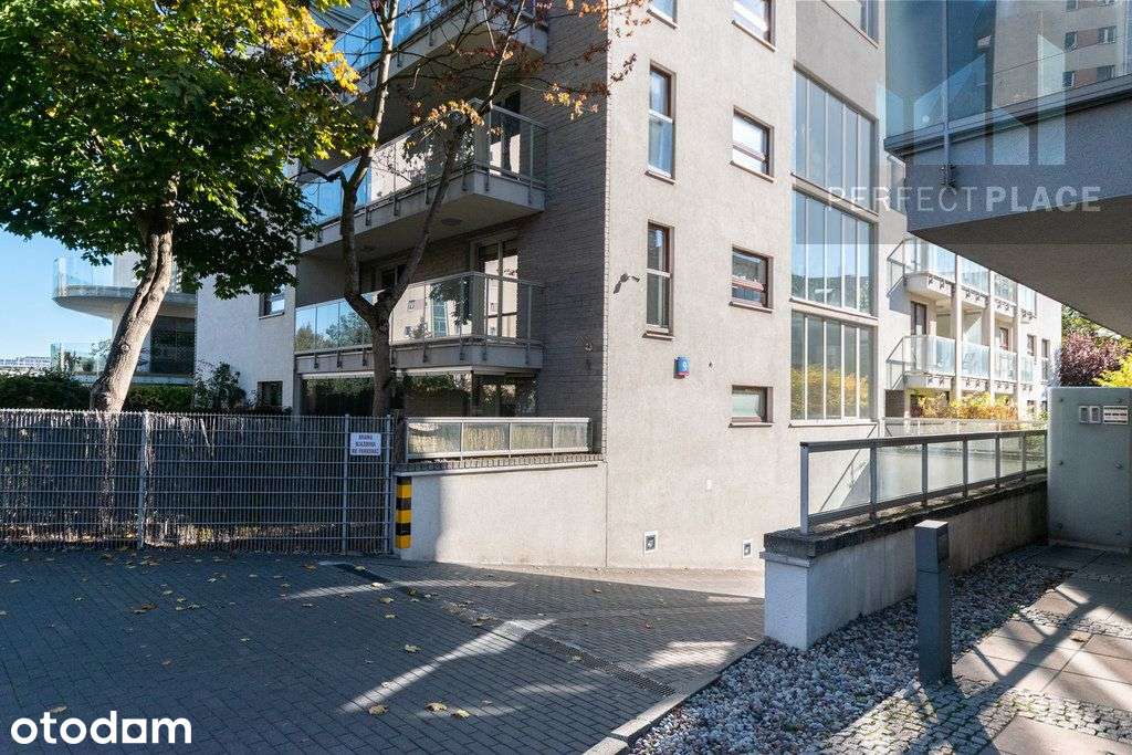 Ładne mieszkanie, oddzielna kuchnia, balkon
