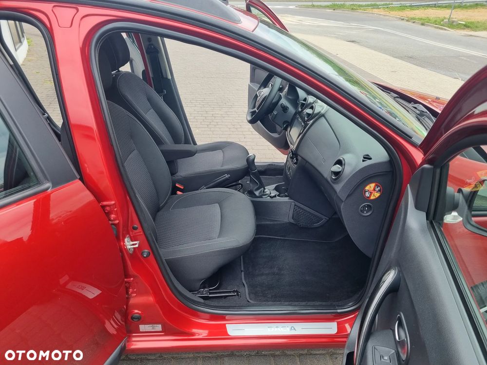 Dacia Logan SCe 75 Essential - 9