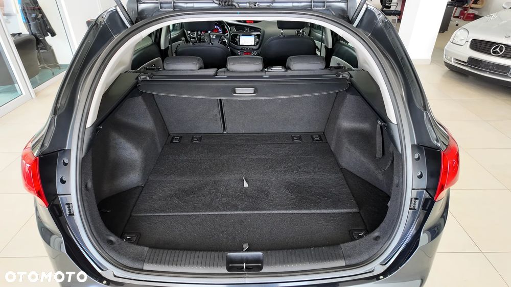 Kia Ceed 1.6 GDI Dream-Team Edition - 15