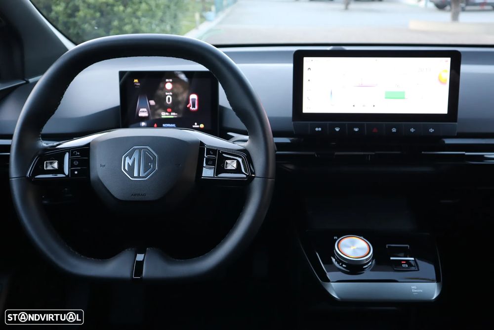 MG MG4 64 kWh Luxury - 27
