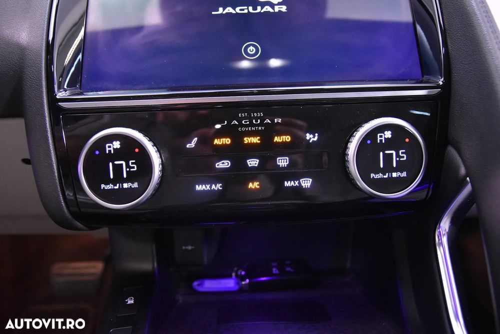 Jaguar E-Pace P200 AWD HSE - 16