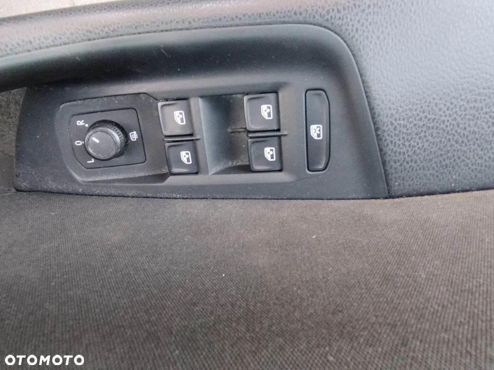 Volkswagen Passat Variant 2.0 TDI SCR DSG BlueMotion Comfortline - 14
