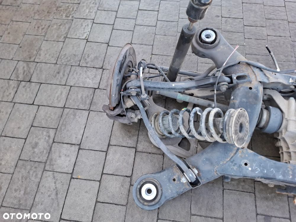 MERCEDES ML W164 BELKA ZAWIESZENJA WÓZEK TYL - 2