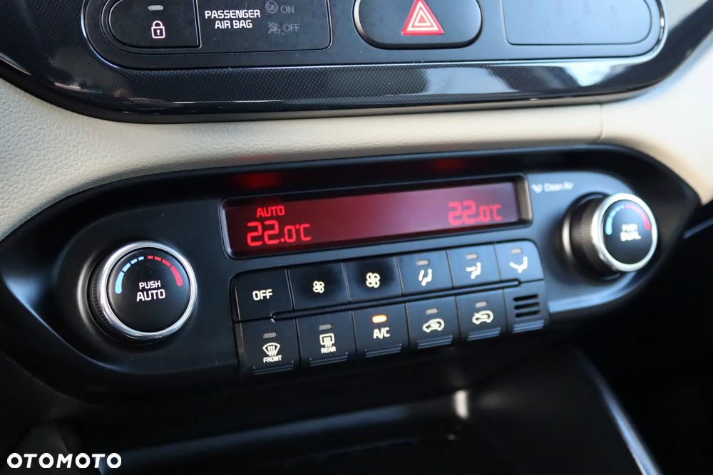 Kia Carens 1.7 CRDi L 7os - 31