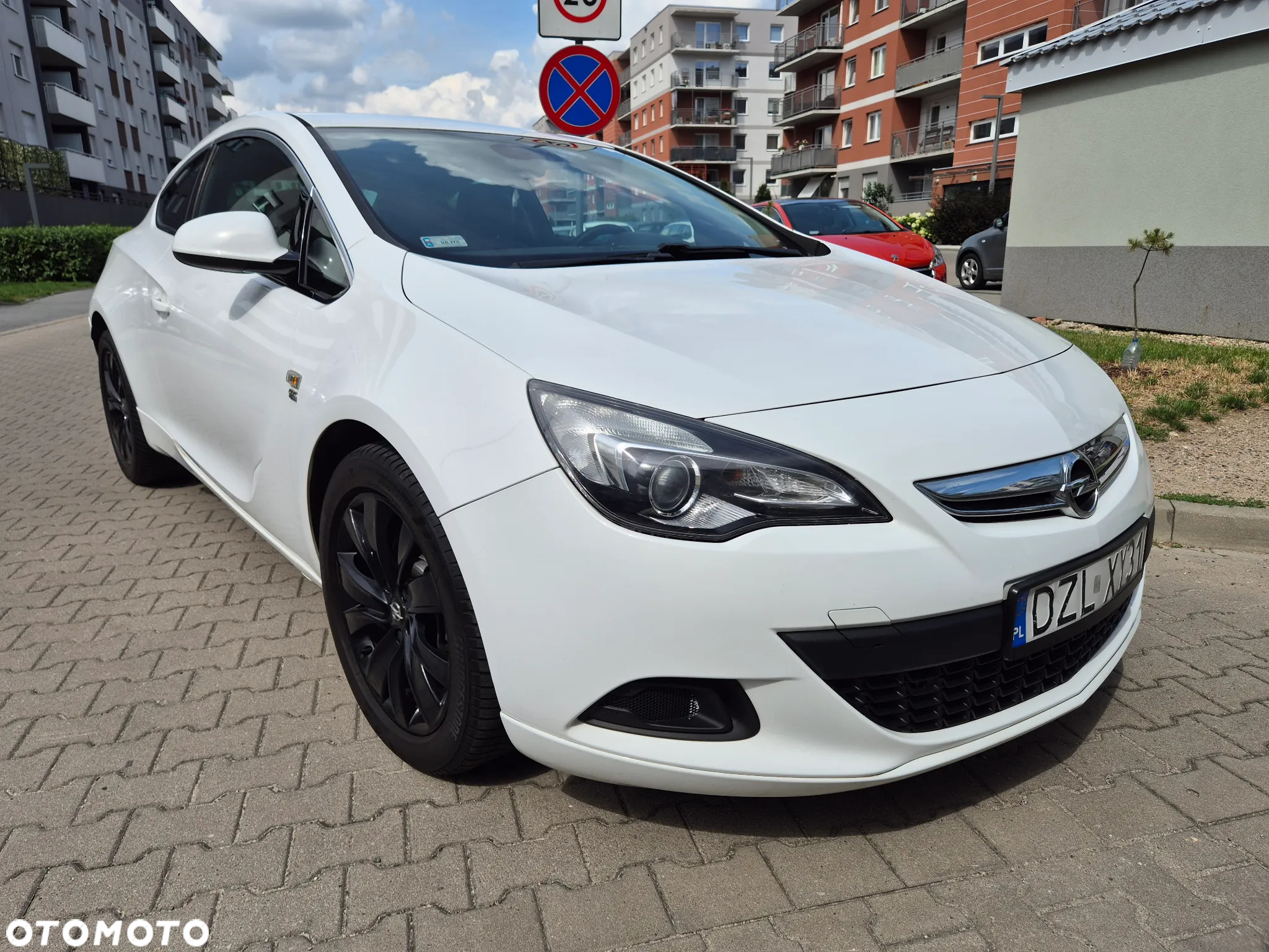 Opel Astra IV GTC 1.4 T Sport - 4