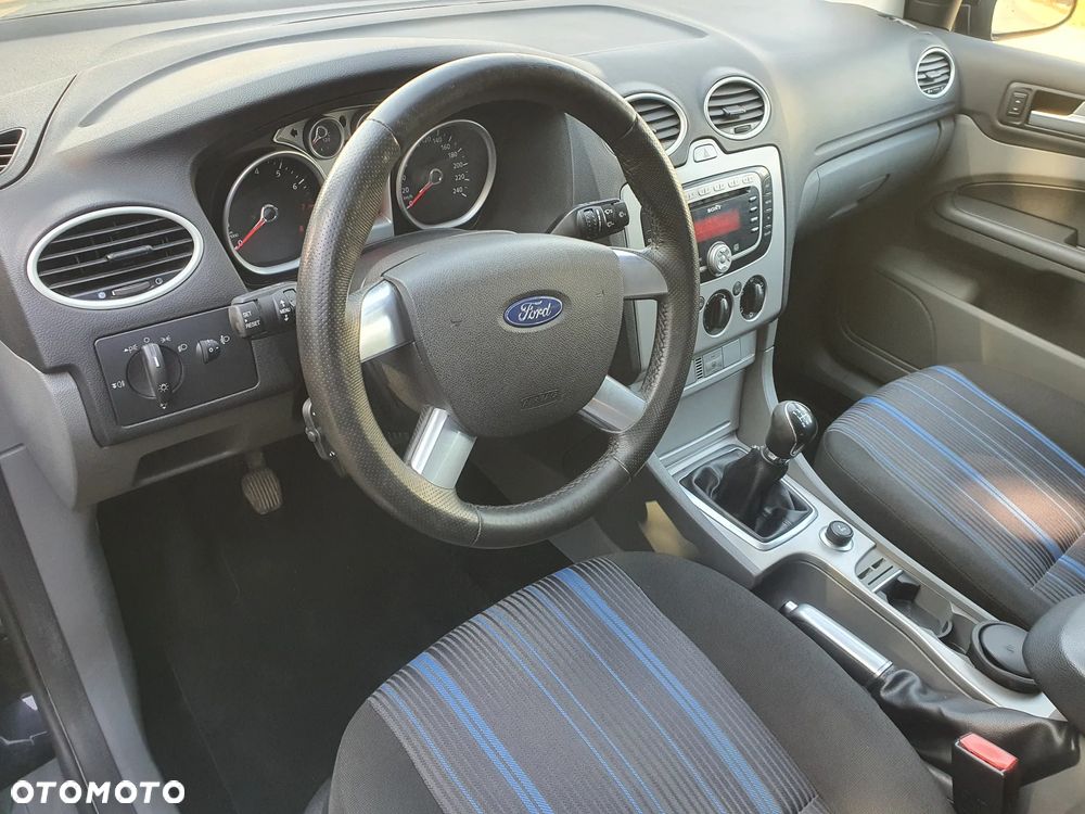 Ford Focus 1.8 Style - 26
