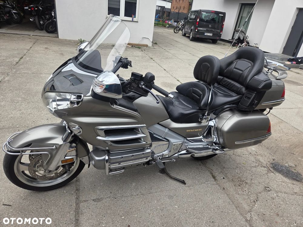 Honda GL - 6