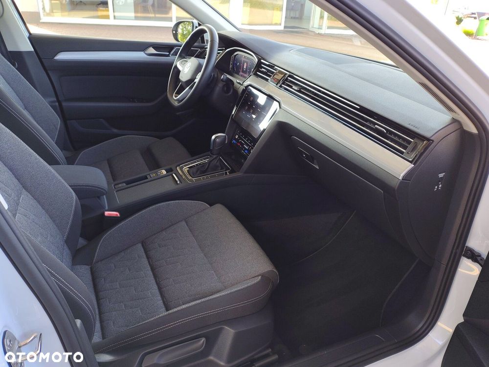 Volkswagen Passat - 22