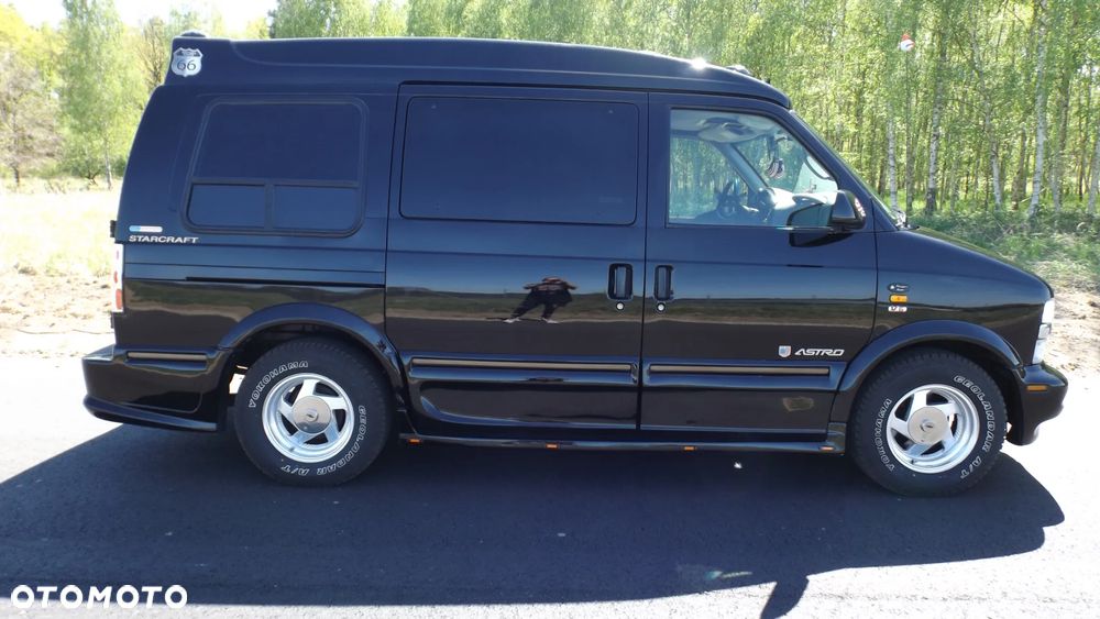 Chevrolet Astro - 2