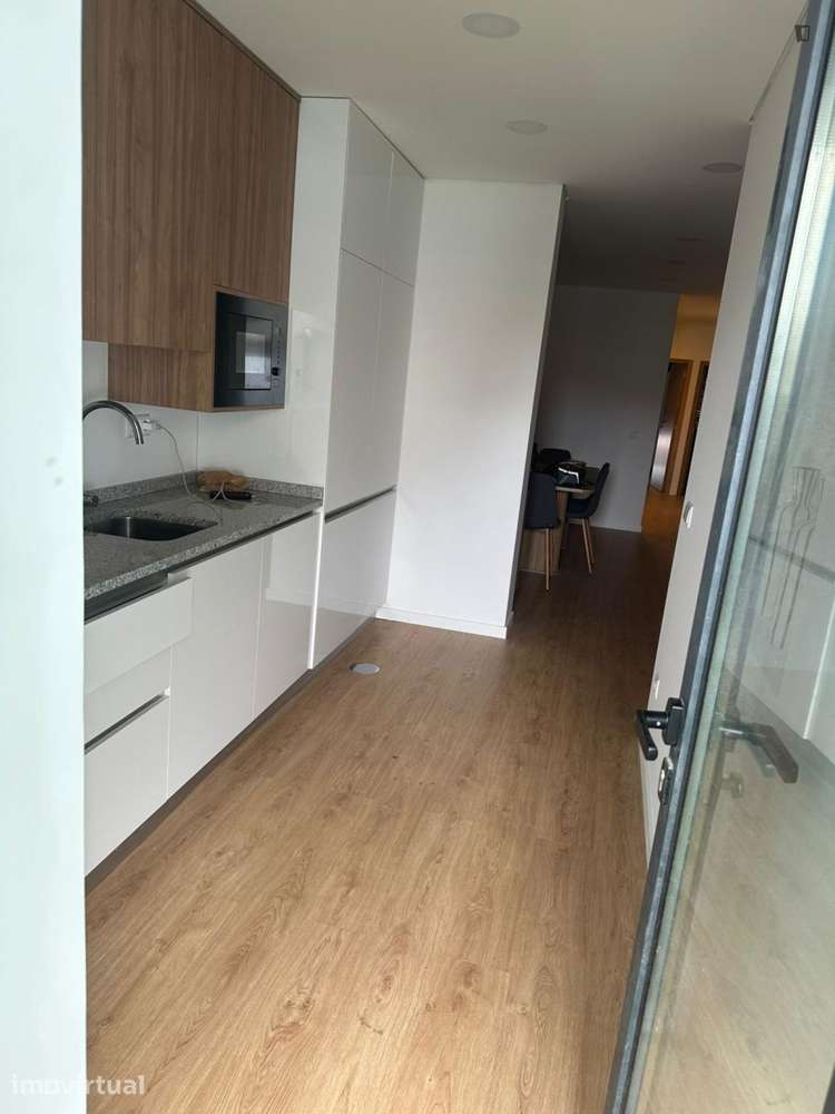 Quarto - localizado em Paranhos Porto - Grande imagem: 5/13