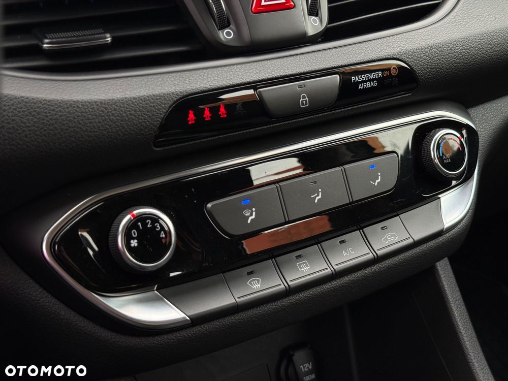 Hyundai i30 1.5 DPI Classic + - 35