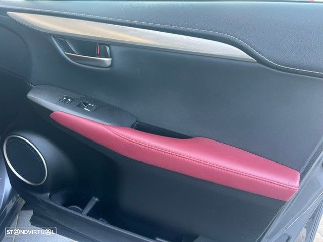 Lexus NX 300h Executive+ - 15