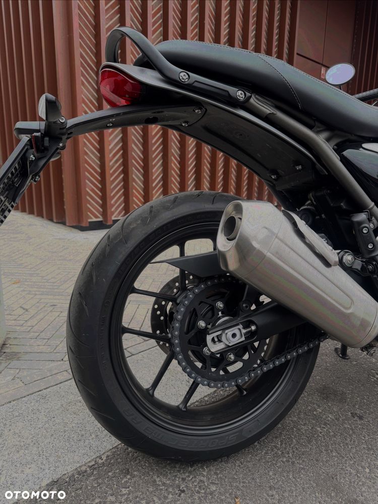 Triumph Inny - 9
