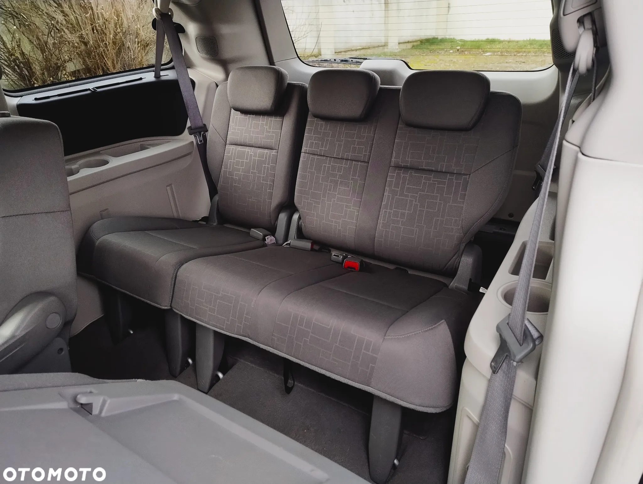 Volkswagen Routan - 16