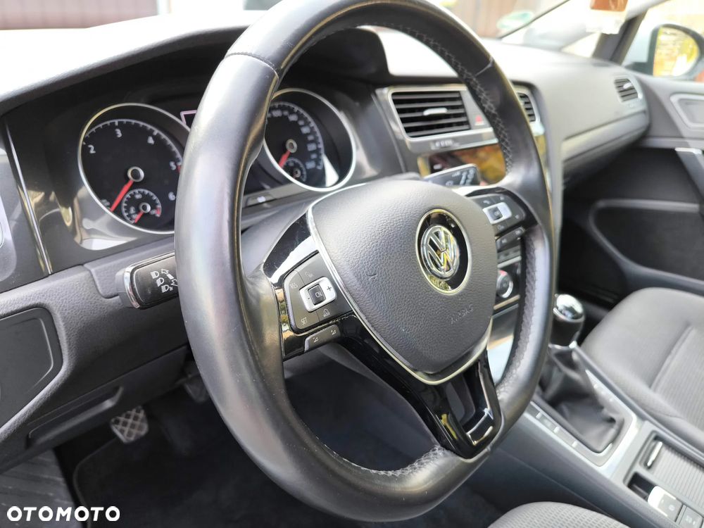 Volkswagen Golf 2.0 TDI (BlueMotion Technology) Comfortline - 23