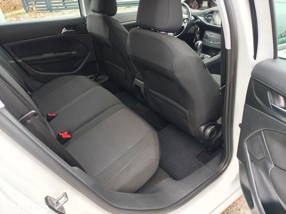 Peugeot 308 PureTech 110 Stop & Start Style - 13