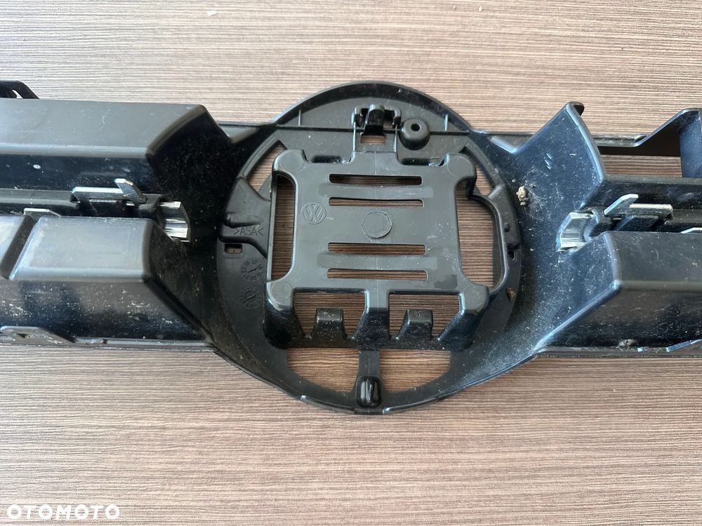 Grill Atrapa VW Polo 2G 2G0853651L 2G0853653L uszkodzony - 8