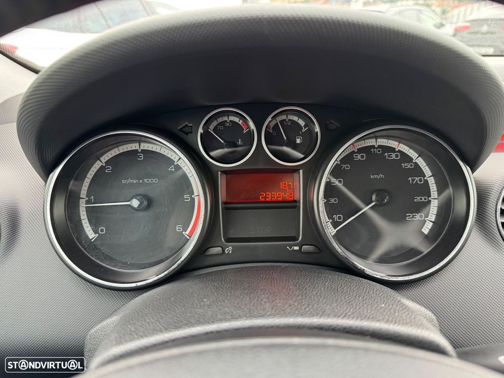 Peugeot 308 1.6 e-HDi Active CVM6 - 17