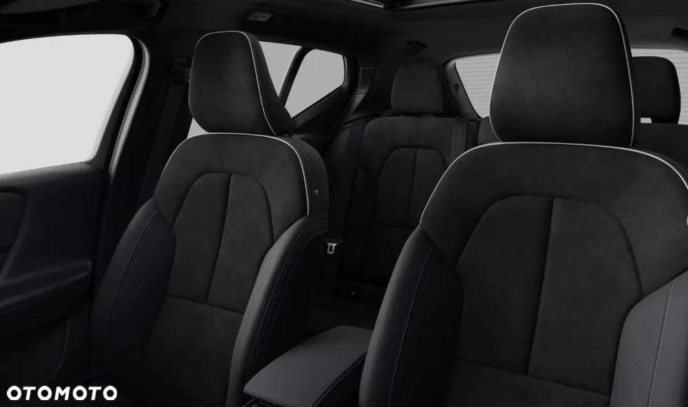 Volvo XC 40 B4 Plus Black Edition - 7