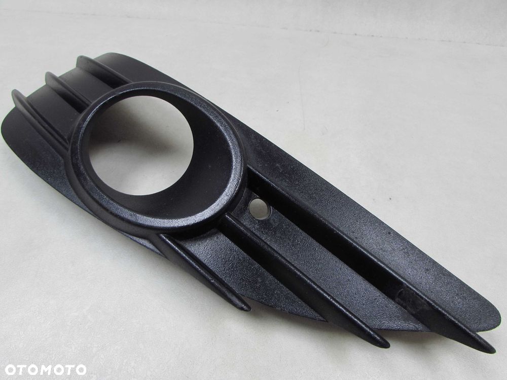OPEL ASTRA H III GTC 04-07 KRATKA ATRAPA ZDERZAKA HALOGENU LEWA 13110336 - 2