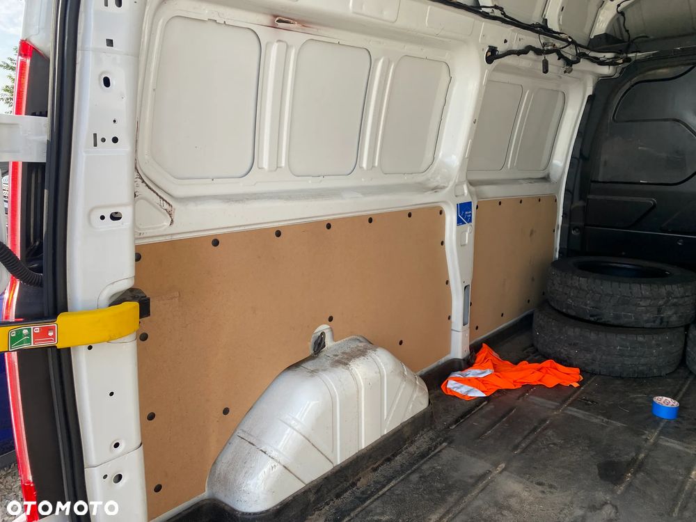 Ford TRANSIT CUSTOM - 24