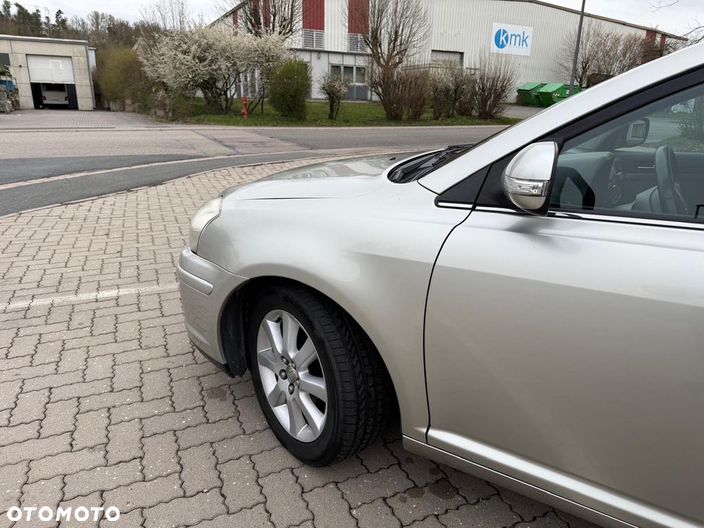 Toyota Avensis 2.0 D-4D Sol Premium - 8