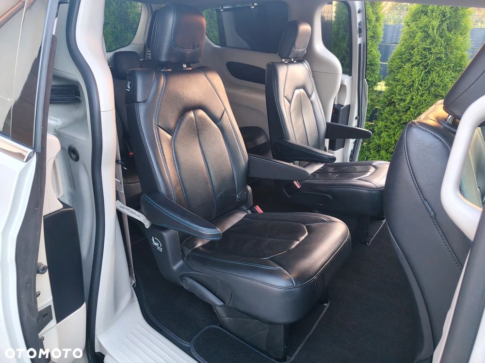Chrysler Pacifica - 28