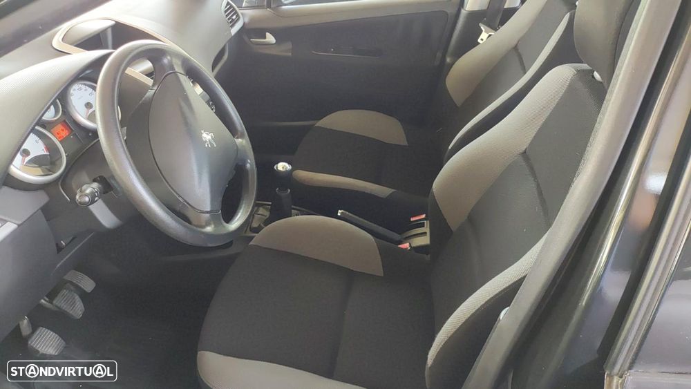 Peugeot 207 - 2