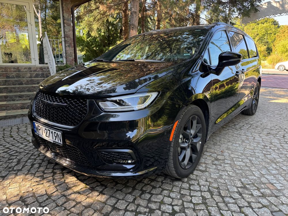Chrysler Pacifica - 1