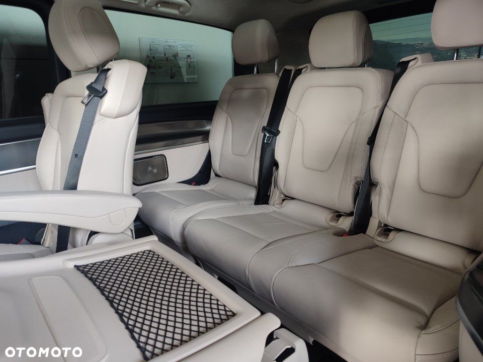 Mercedes-Benz Klasa V - 9