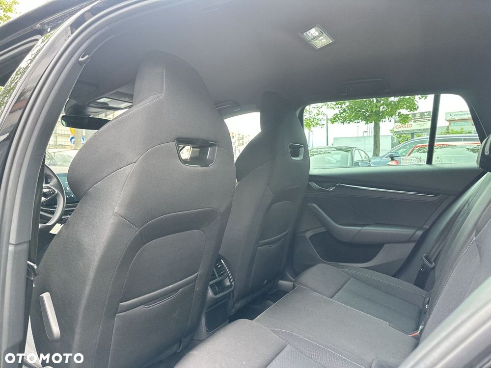 Skoda Octavia 2.0 TDI Sportline DSG - 32