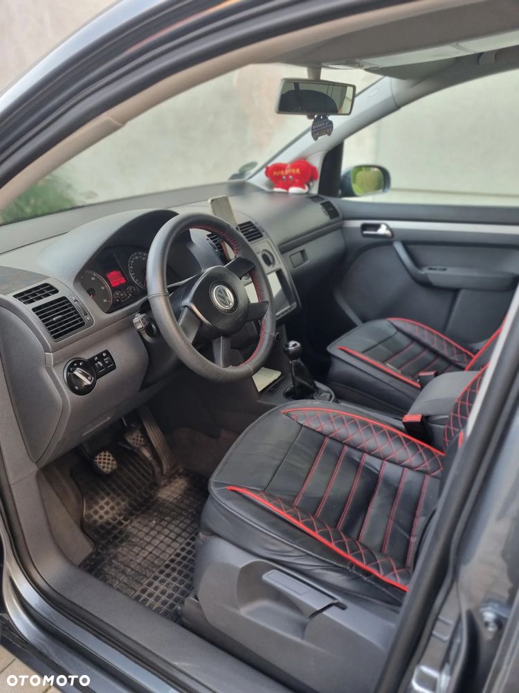 Volkswagen Touran - 7