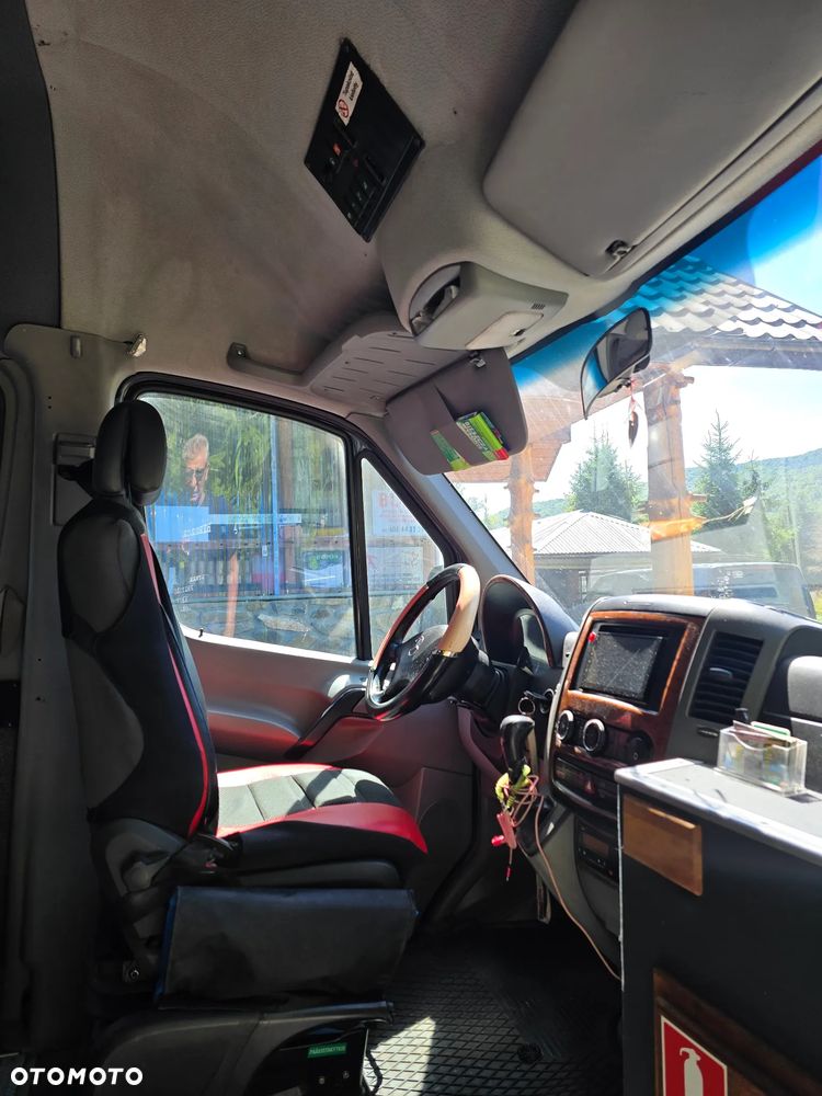 Mercedes-Benz Sprinter - 6