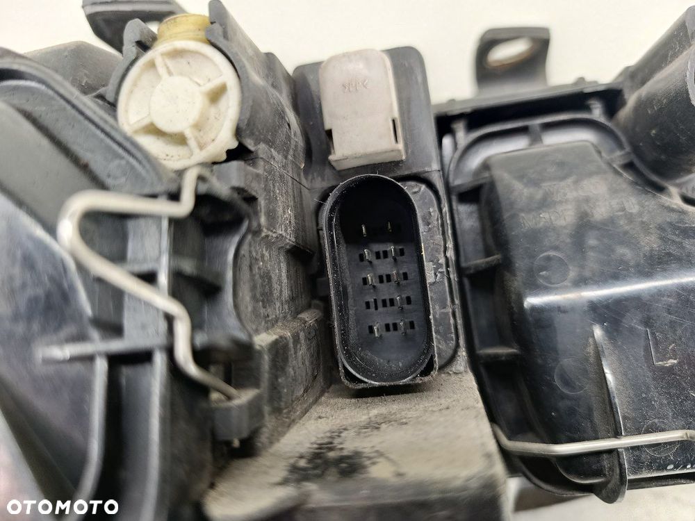 LAMPA PRZÓD LEWA AUDI A4 B6 8E0941003F  89305690 VALEO - 8