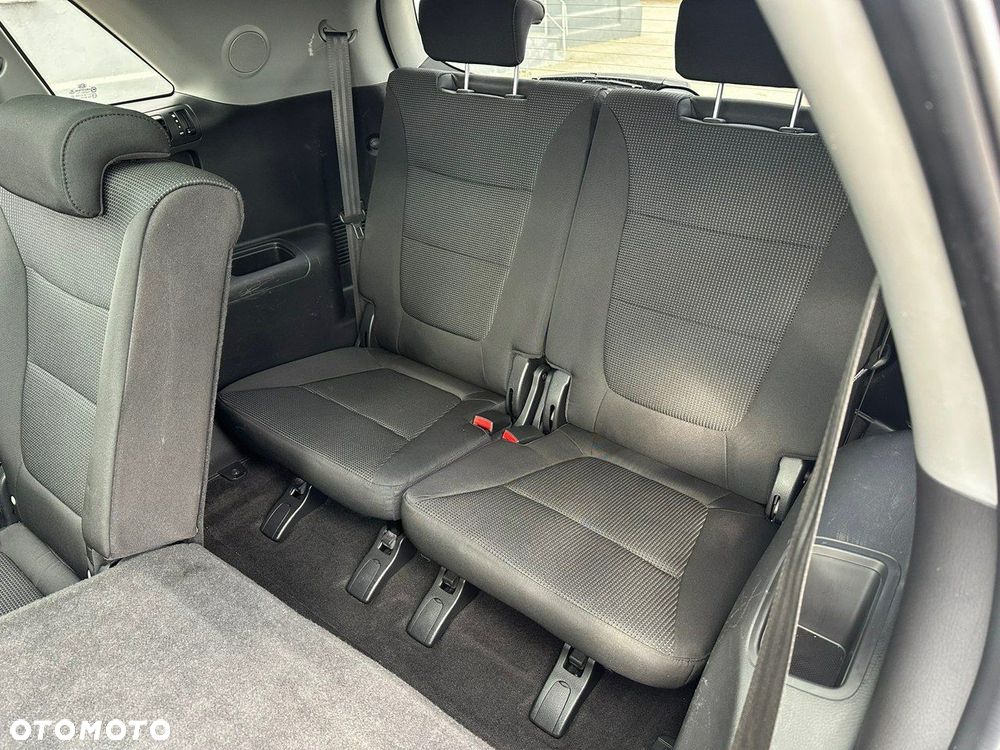 Kia Sorento - 12