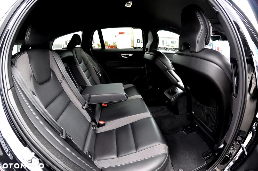 Volvo V60 B4 D Geartronic RDesign - 23