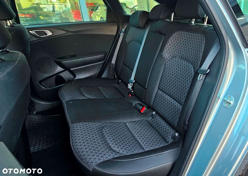 Kia Ceed ver-1-6-crdi-mhev-m - 12