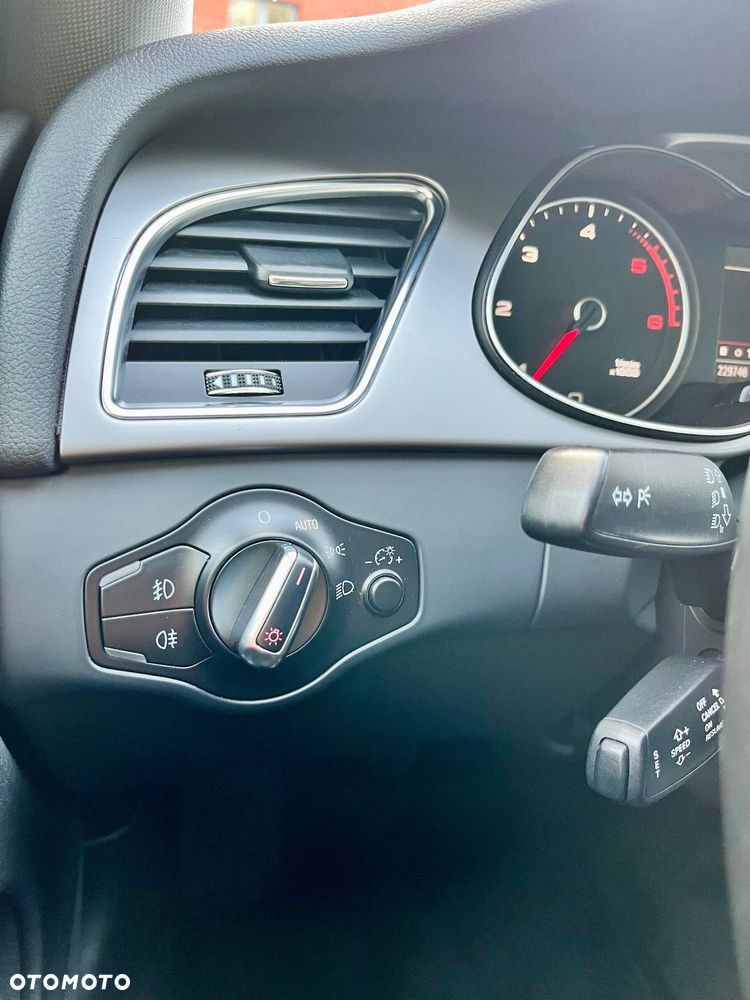 Audi A4 Allroad - 32