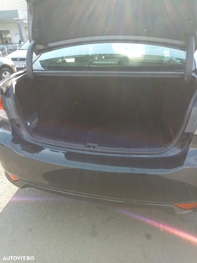 Toyota Avensis 2.0 D-4D Elegance - 18