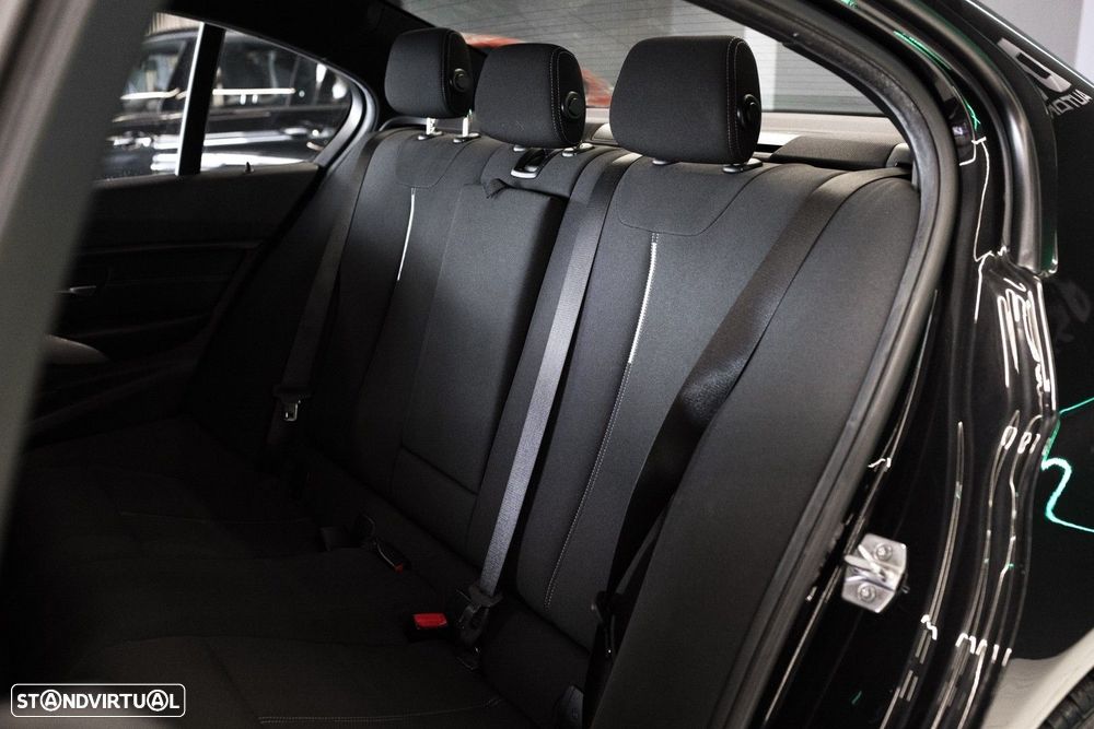 BMW 320 d Auto Pack M - 39