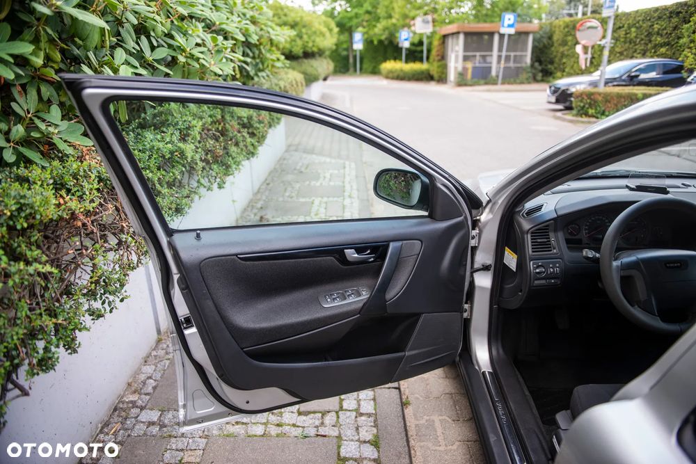 Volvo V70 2.4 Optima - 14