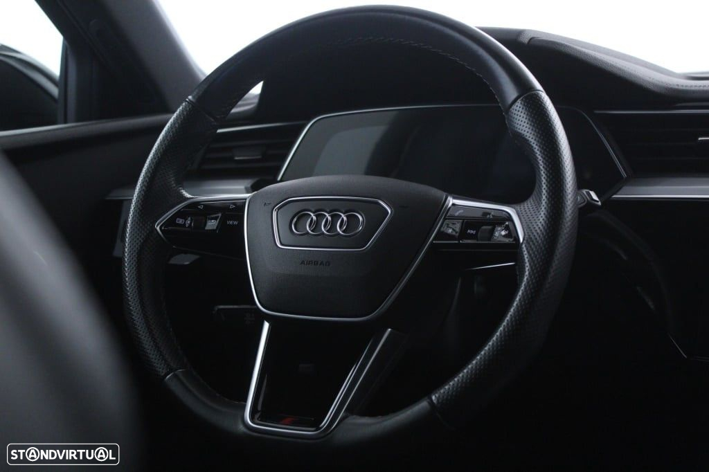 Audi e-tron 55 quattro S line - 13