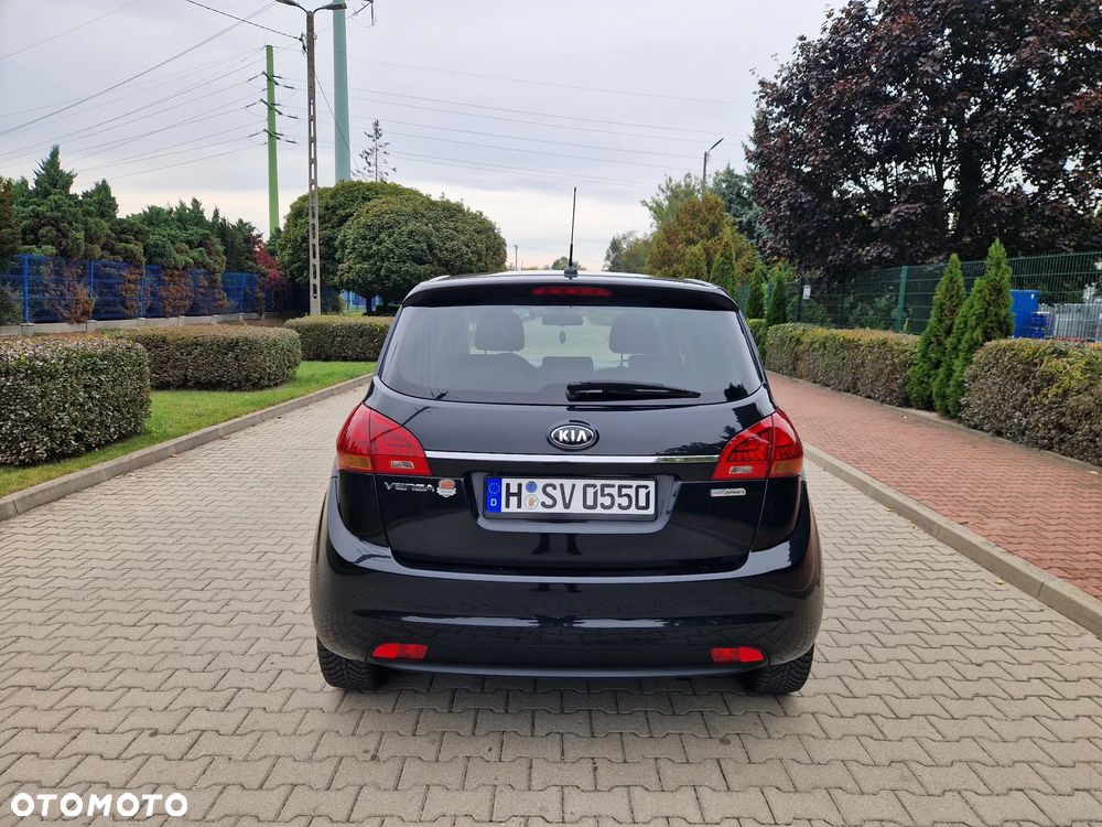 Kia Venga - 7