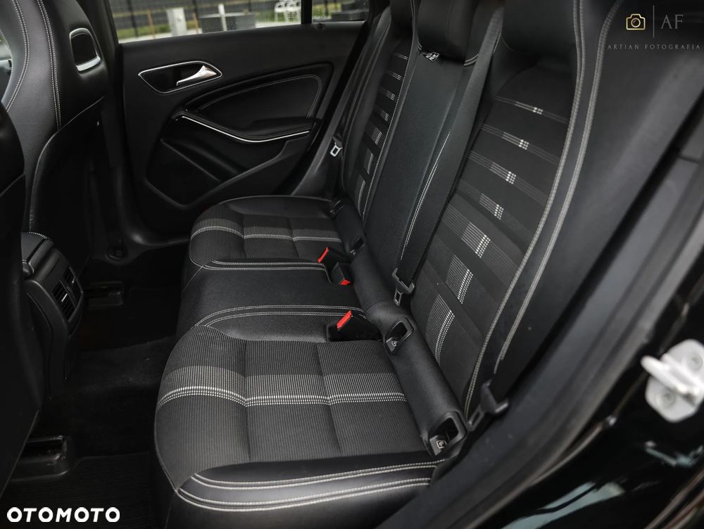 Mercedes-Benz CLA 220 d 7G-DCT - 24
