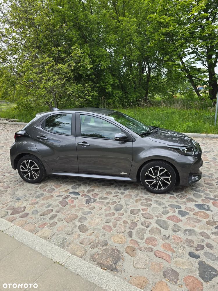 Toyota Yaris 1.0 Premium - 18