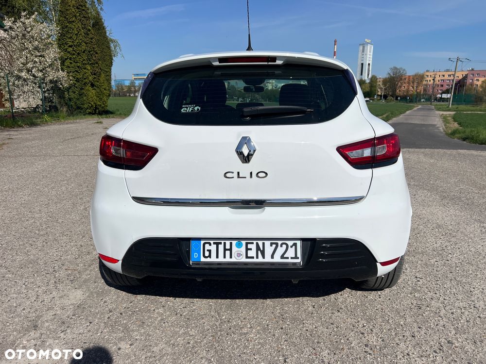 Renault Clio 1.2 16V 75 LIMITED - 11