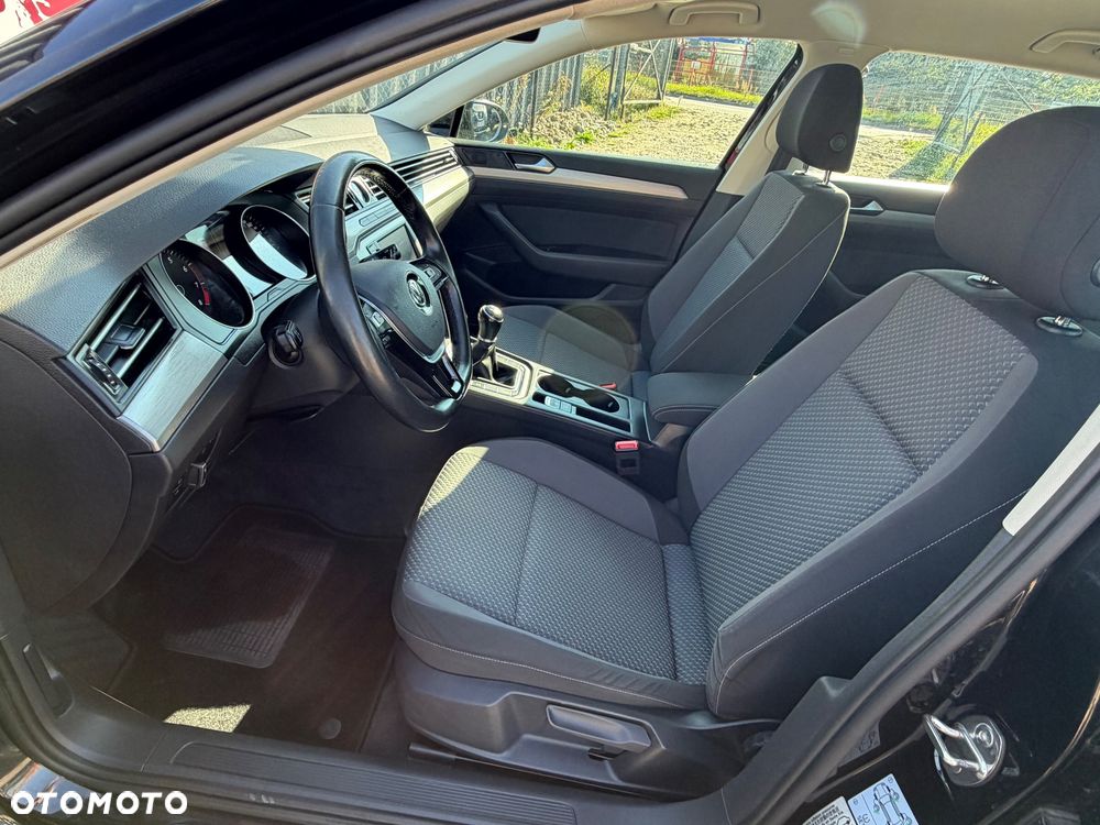 Volkswagen Passat - 5